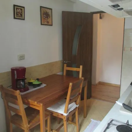 Апартаменти Apartament Patriei Брашов