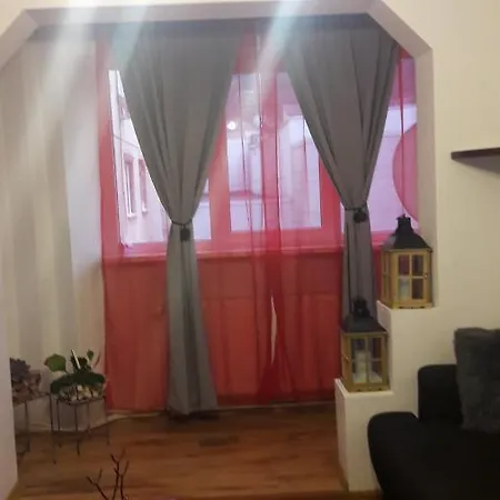 Апартаменти Apartament Patriei Брашов